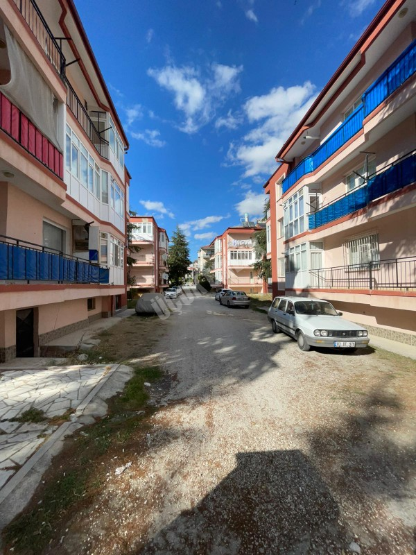 AFYON ÜÇOK EMLAKTAN MAREŞAL F ÇAKMAK MAH KİRALIK 2+1 DAİRE