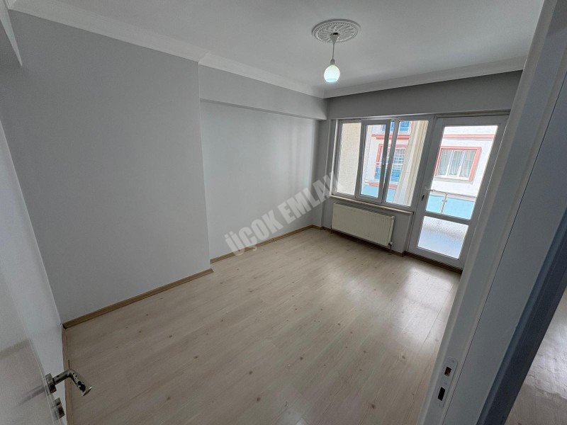 AFYON ÜÇOK EMLAKTAN HARBİŞ GAZİ MAH SATILIK NEZİH BÖLGEDE 3+1 SİTE İÇİNDE DAİRE