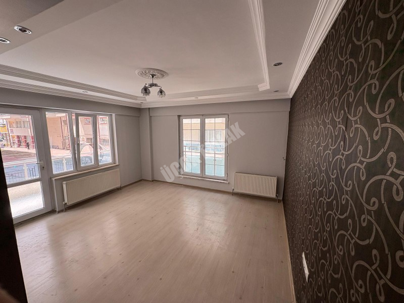 AFYON ÜÇOK EMLAKTAN HARBİŞ GAZİ MAH SATILIK NEZİH BÖLGEDE 3+1 SİTE İÇİNDE DAİRE