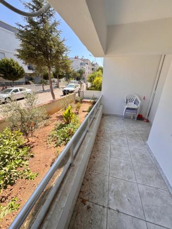 DIDIM ALTINKUM’DA DENİZE YÜRÜME MESAFESİNDE ,EMSALLERİNE GÖRE UYGUN  1+1 GENİŞ ACİL SATILIK DAİRE