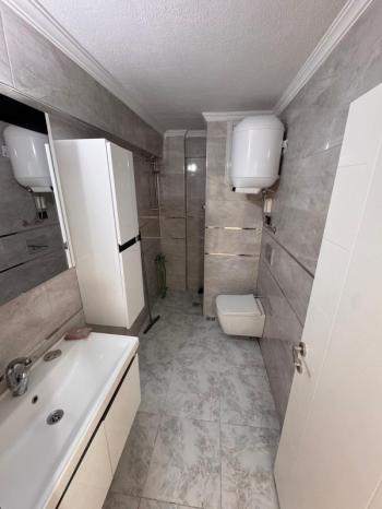 DIDIM ALTINKUM’DA DENİZE YÜRÜME MESAFESİNDE ,EMSALLERİNE GÖRE UYGUN  1+1 GENİŞ ACİL SATILIK DAİRE