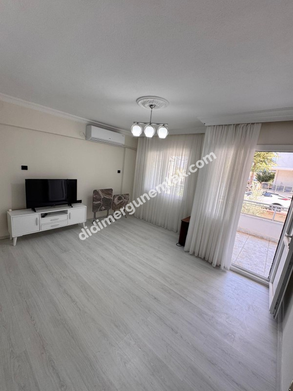 DIDIM ALTINKUM’DA DENİZE YÜRÜME MESAFESİNDE ,EMSALLERİNE GÖRE UYGUN  1+1 GENİŞ ACİL SATILIK  DAİRE