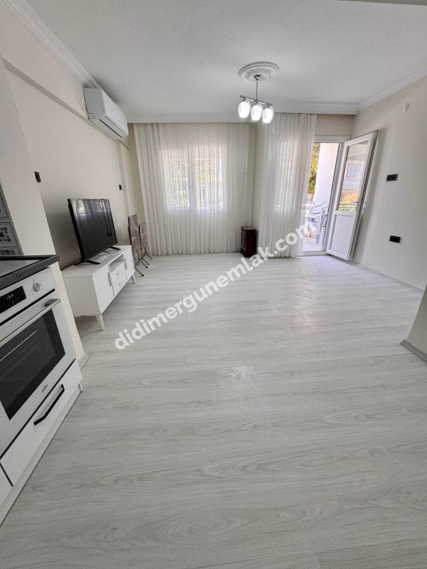 DIDIM ALTINKUM’DA DENİZE YÜRÜME MESAFESİNDE ,EMSALLERİNE GÖRE UYGUN  1+1 GENİŞ ACİL SATILIK  DAİRE