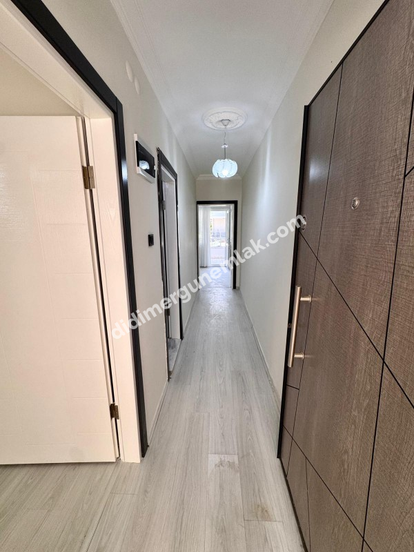 DIDIM ALTINKUM’DA DENİZE YÜRÜME MESAFESİNDE ,EMSALLERİNE GÖRE UYGUN  1+1 GENİŞ ACİL SATILIK  DAİRE