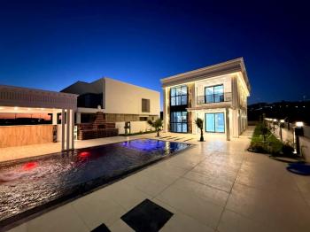 Didim'de Satılık 4+1 Lüks Villa