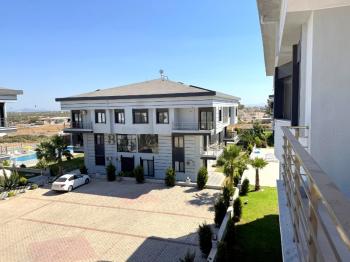 Didim'de Havuzlu Site İçerisinde Sıfır 2+1 Daire