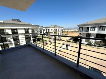 Didim'de Havuzlu Site İçerisinde Sıfır 2+1 Daire