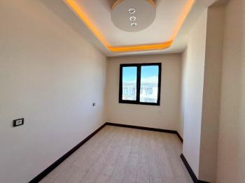 Didim'de Havuzlu Site İçerisinde Sıfır 2+1 Daire