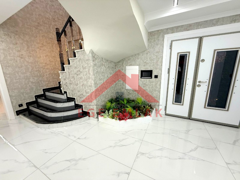 Didim'de Satılık 4+1 Lüks Villa