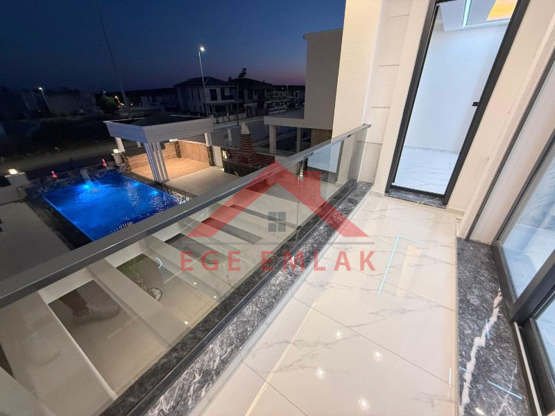 Didim'de Satılık 4+1 Lüks Villa