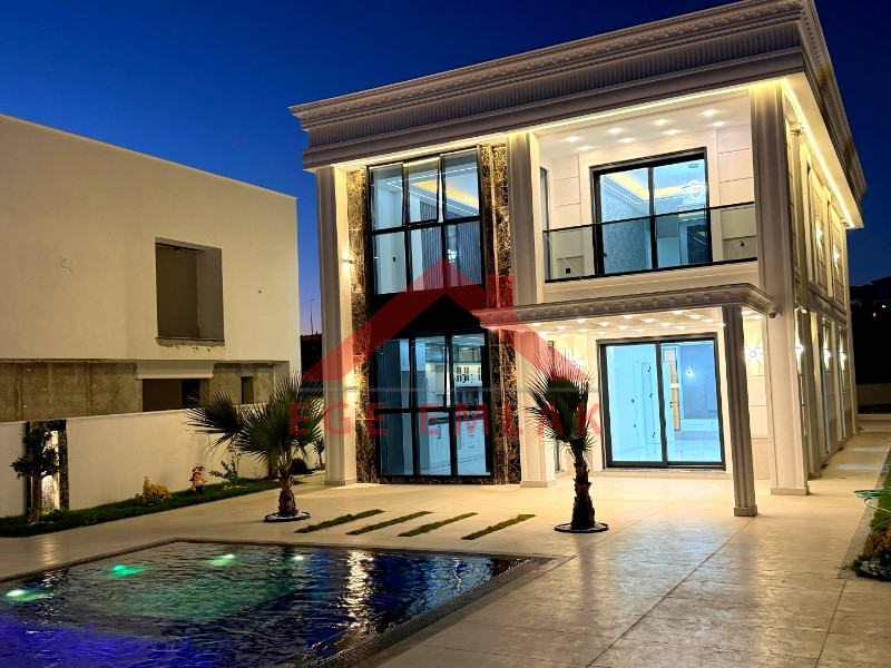 Didim'de Satılık 4+1 Lüks Villa