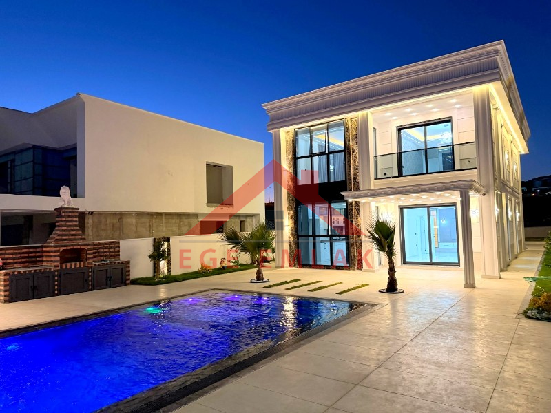 Didim'de Satılık 4+1 Lüks Villa
