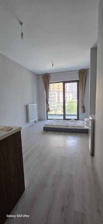 Lamer Dragos'ta  kiralık 1+0 stüdyo daire.