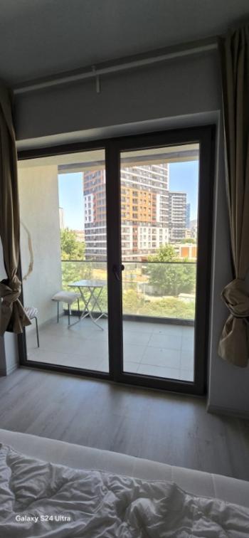 Lamer Dragos'ta  kiralık 1+0 stüdyo daire.