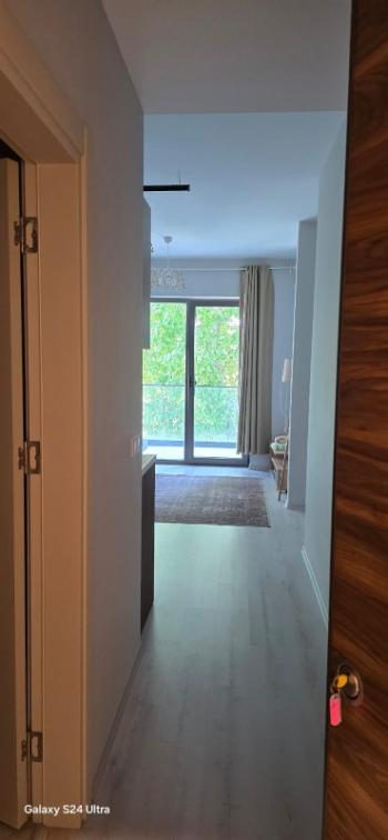 Lamer Dragos'ta  kiralık 1+0 stüdyo daire.