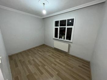 Kağıthane Çeliktepe'de 2+1 Balkonlu Kiralık Daire