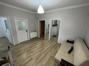 Kağıthane Çeliktepe'de 2+1 Balkonlu Kiralık Daire