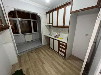 Kağıthane Çeliktepe'de 2+1 Balkonlu Kiralık Daire
