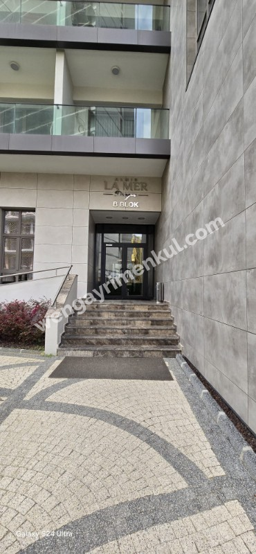 Lamer Dragos'ta  kiralık 1+0 stüdyo daire.