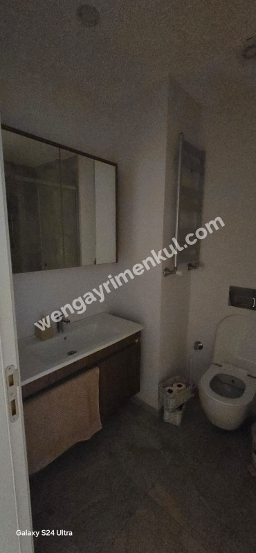 Lamer Dragos'ta  kiralık 1+0 stüdyo daire.