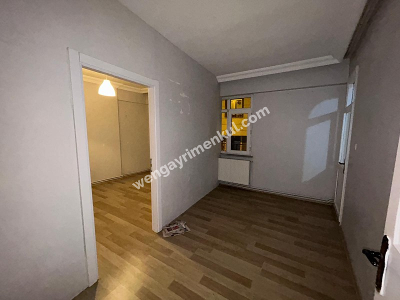 Kağıthane Çeliktepe'de 2+1 Balkonlu Kiralık Daire