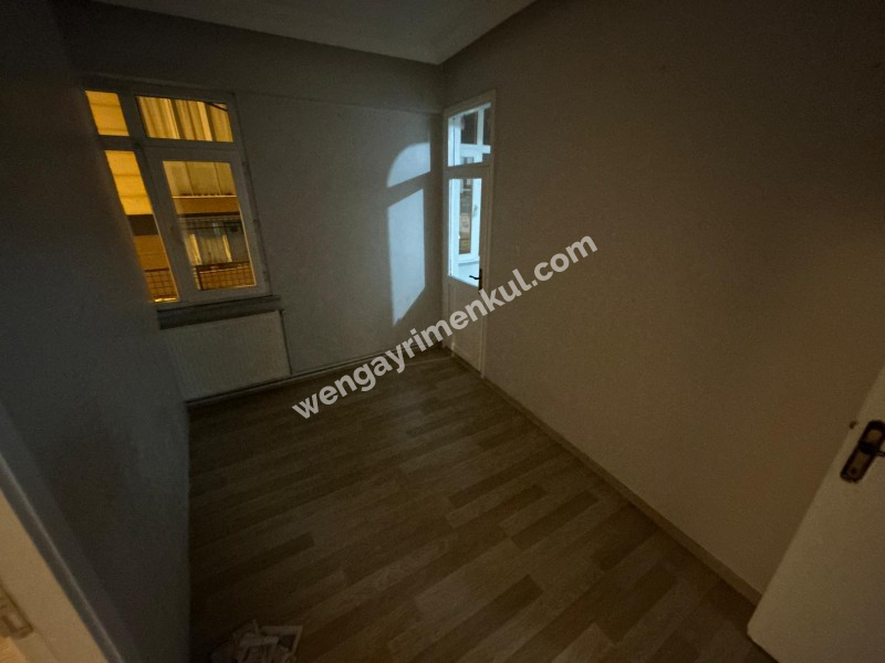 Kağıthane Çeliktepe'de 2+1 Balkonlu Kiralık Daire