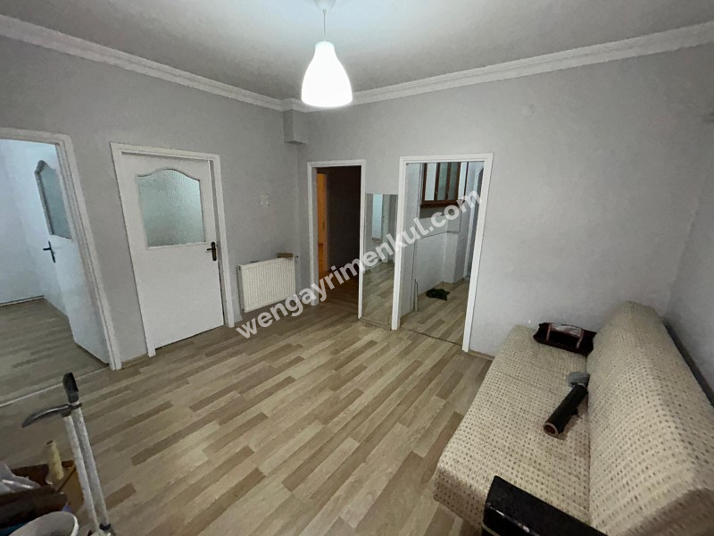 Kağıthane Çeliktepe'de 2+1 Balkonlu Kiralık Daire