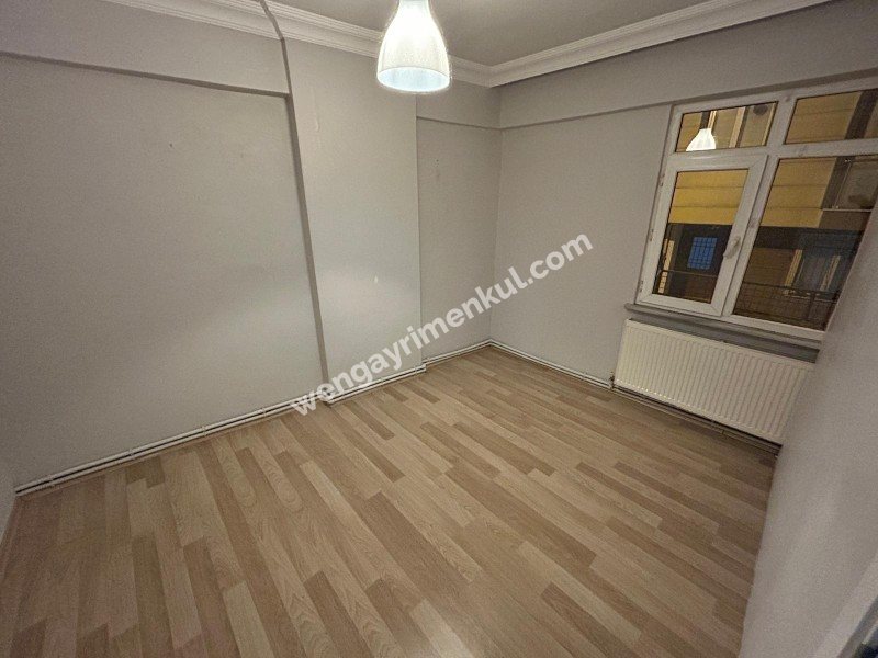 Kağıthane Çeliktepe'de 2+1 Balkonlu Kiralık Daire