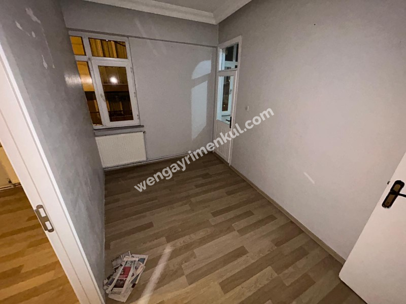 Kağıthane Çeliktepe'de 2+1 Balkonlu Kiralık Daire
