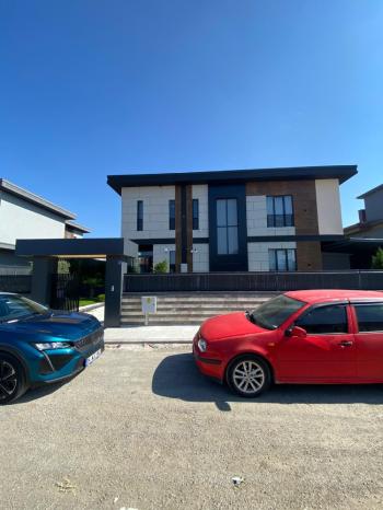 GÜVENAY - ÇORUM BUHARAEVLER MAH. PINAR KOLEJİ CİVARI SATILIK ULTRA LÜKS VİLLA