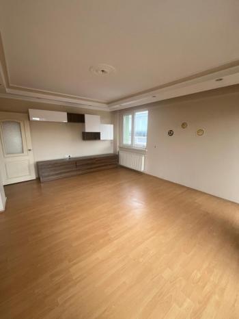 AFYON ÜÇOK EMLAKTAN MAREŞAL MAH 3+1 KİRALIK DAİRE 