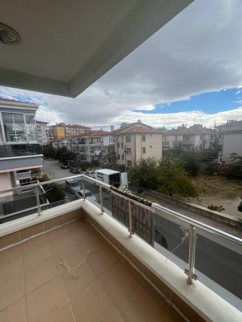 AFYON ÜÇOK EMLAKTAN MAREŞAL MAH 3+1 KİRALIK DAİRE 