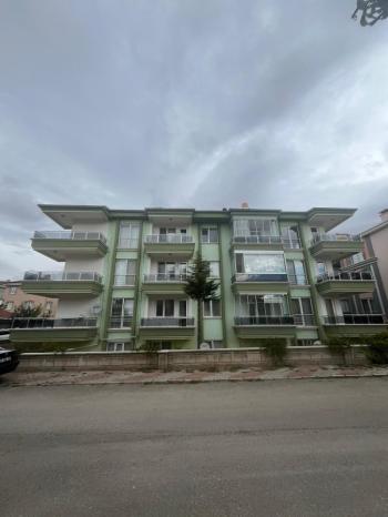 AFYON ÜÇOK EMLAKTAN MAREŞAL MAH 3+1 KİRALIK DAİRE 