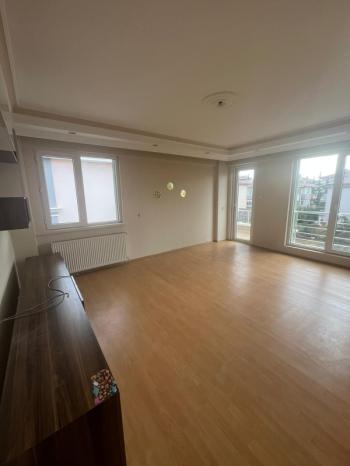 AFYON ÜÇOK EMLAKTAN MAREŞAL MAH 3+1 KİRALIK DAİRE 