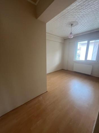 AFYON ÜÇOK EMLAKTAN MAREŞAL MAH 3+1 KİRALIK DAİRE 