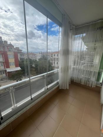 AFYON ÜÇOK EMLAKTAN MAREŞAL MAH 3+1 KİRALIK DAİRE 