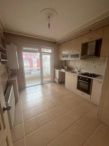 AFYON ÜÇOK EMLAKTAN MAREŞAL MAH 3+1 KİRALIK DAİRE 