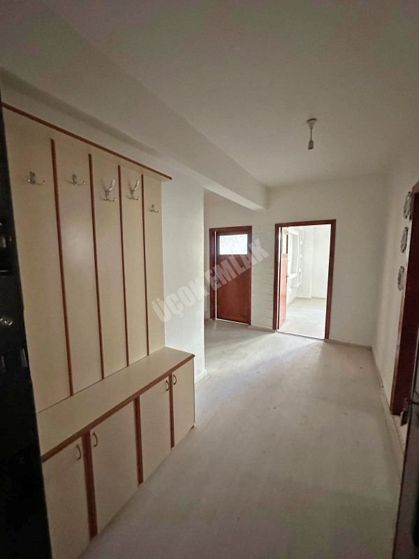 AFYON ÜÇOK EMLAKTAN ESENTEPE MAH KİRALIK 2+1 TEMİZ BAKIMLI DAİRE 