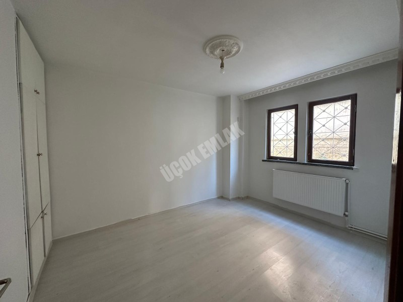 AFYON ÜÇOK EMLAKTAN ESENTEPE MAH KİRALIK 2+1 TEMİZ BAKIMLI DAİRE 