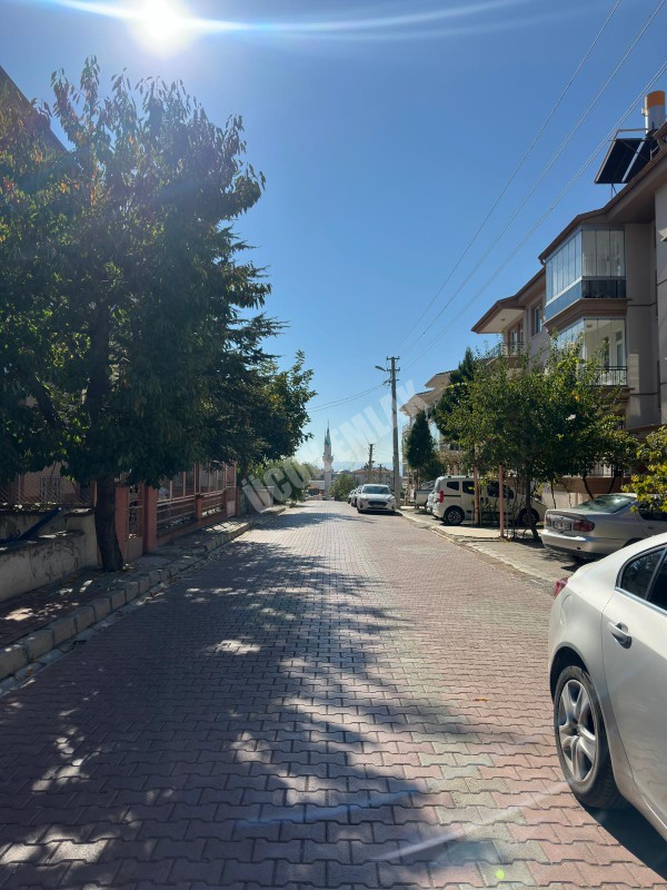 AFYON ÜÇOK EMLAKTAN ESENTEPE MAH KİRALIK 2+1 TEMİZ BAKIMLI DAİRE 