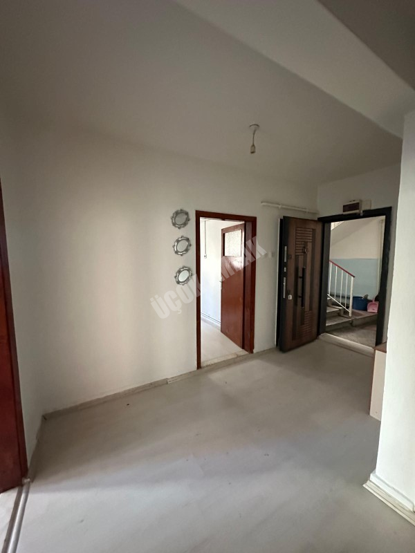 AFYON ÜÇOK EMLAKTAN ESENTEPE MAH KİRALIK 2+1 TEMİZ BAKIMLI DAİRE 