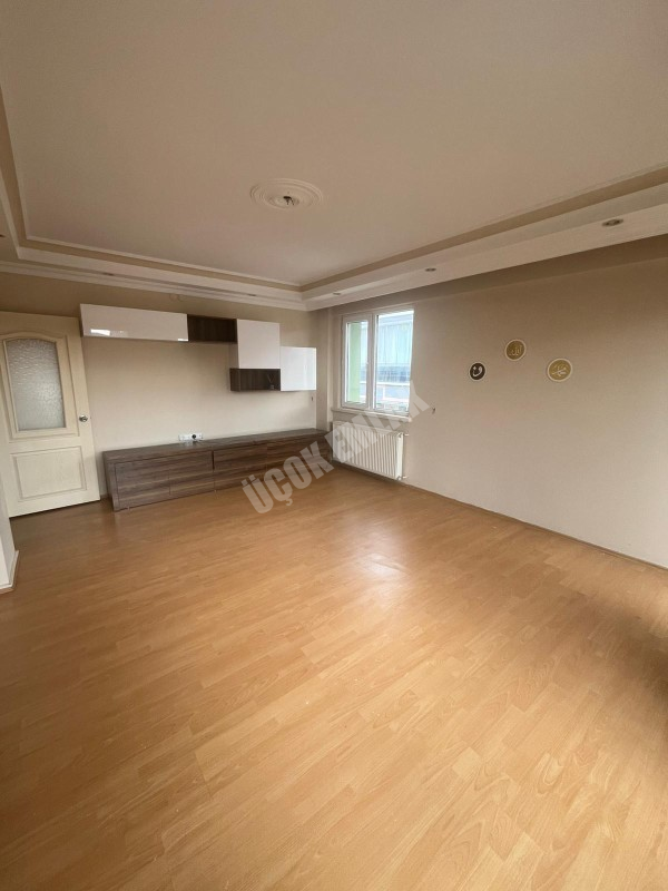 AFYON ÜÇOK EMLAKTAN MAREŞAL MAH 3+1 KİRALIK DAİRE 