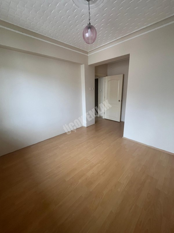 AFYON ÜÇOK EMLAKTAN MAREŞAL MAH 3+1 KİRALIK DAİRE 