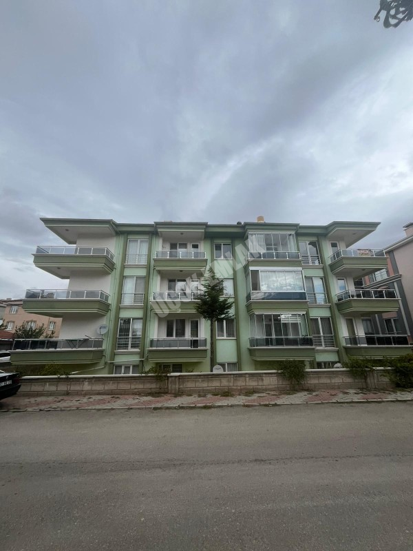 AFYON ÜÇOK EMLAKTAN MAREŞAL MAH 3+1 KİRALIK DAİRE 