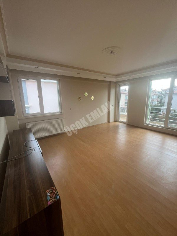 AFYON ÜÇOK EMLAKTAN MAREŞAL MAH 3+1 KİRALIK DAİRE 