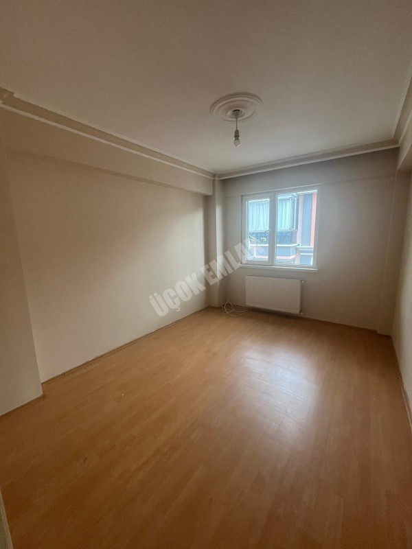 AFYON ÜÇOK EMLAKTAN MAREŞAL MAH 3+1 KİRALIK DAİRE 