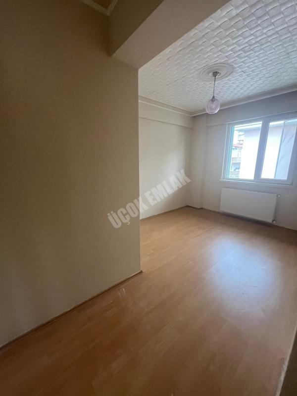 AFYON ÜÇOK EMLAKTAN MAREŞAL MAH 3+1 KİRALIK DAİRE 