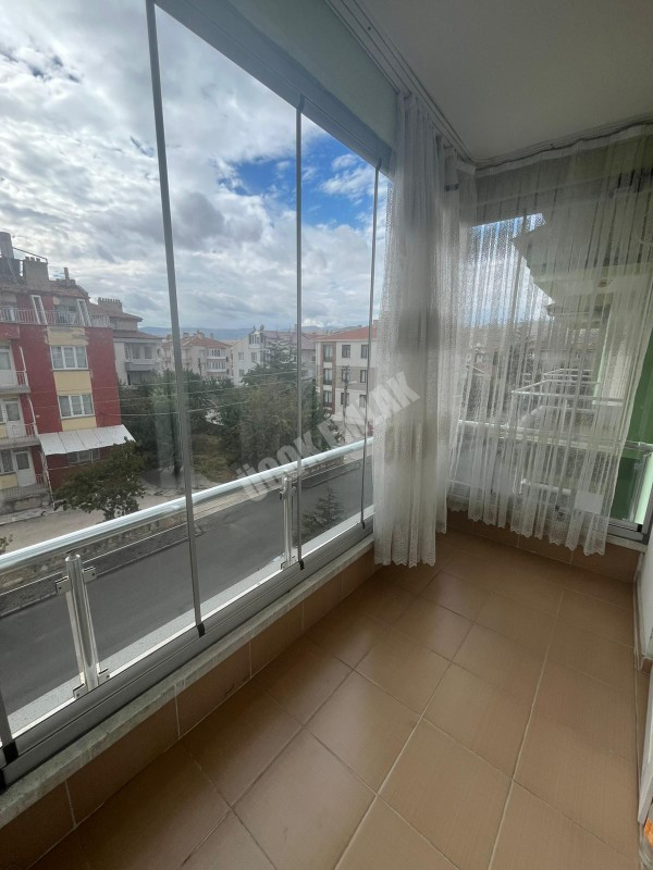 AFYON ÜÇOK EMLAKTAN MAREŞAL MAH 3+1 KİRALIK DAİRE 