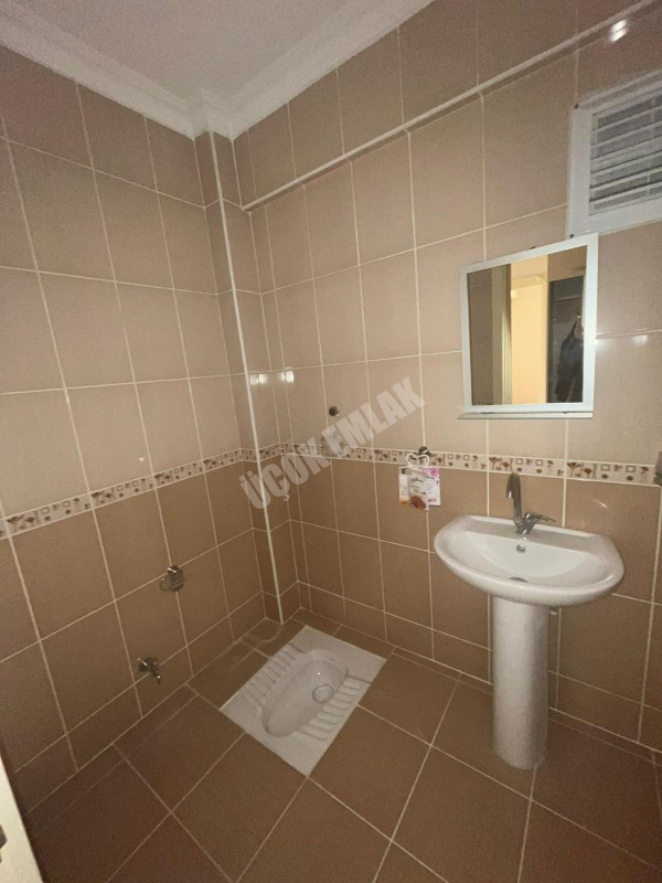 AFYON ÜÇOK EMLAKTAN MAREŞAL MAH 3+1 KİRALIK DAİRE 