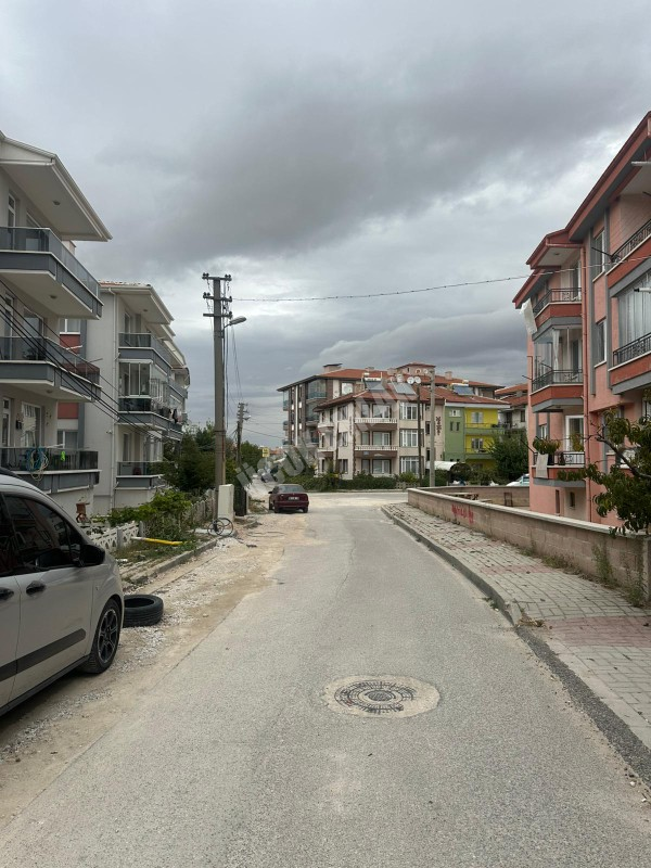 AFYON ÜÇOK EMLAKTAN FATİH MAH SATILIK 4+1 TEMİZ BAKIMLI GENİŞ DAİRELER 